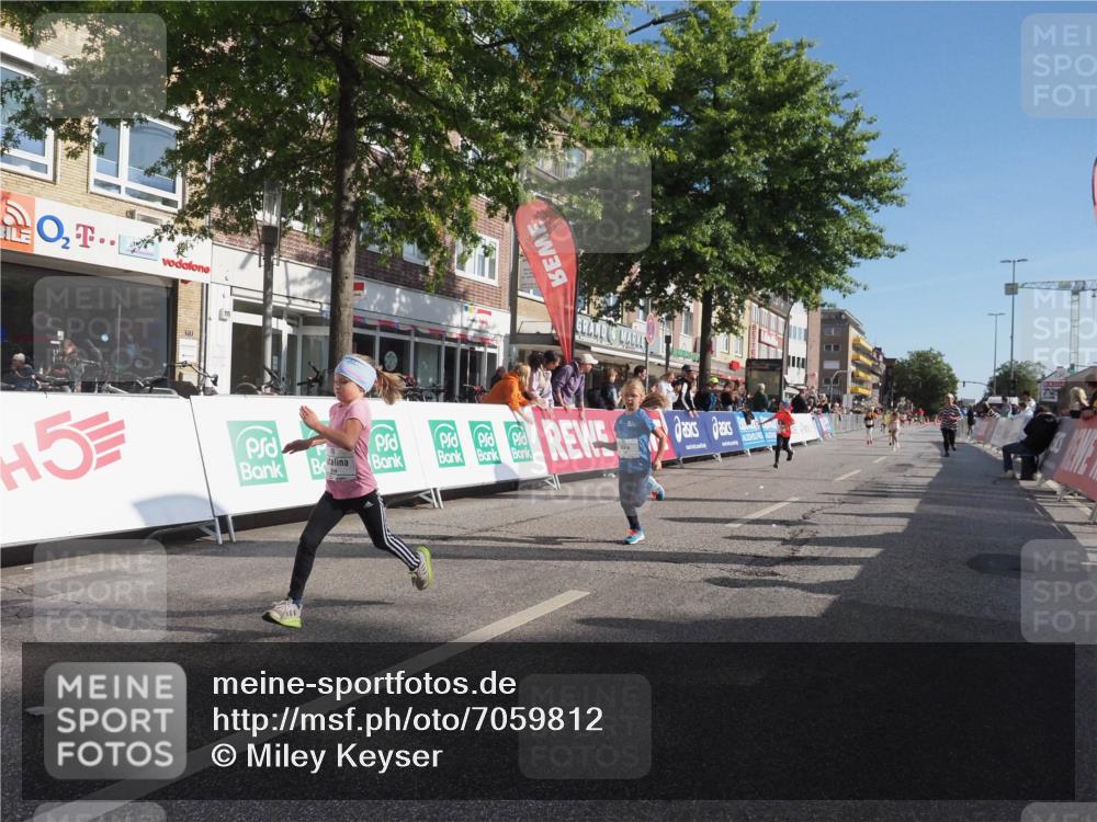 15.09.2024 - PSD Bank Halbmarathon Miley Keyser http://msf.ph/oto/7059812 15.09.2024 10:30:49 Ziel 38, 44, 145, 147, 207, 214, 234 meine-sportfotos.de