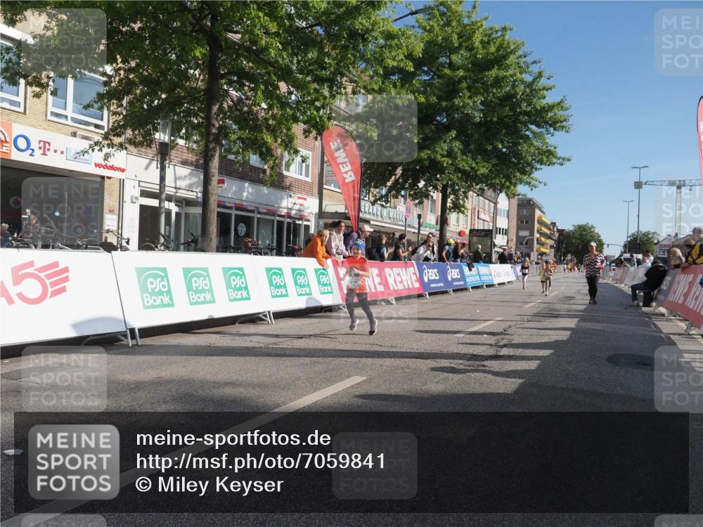 15.09.2024 - PSD Bank Halbmarathon Miley Keyser http://msf.ph/oto/7059841 15.09.2024 10:30:51 Ziel 38, 44, 141, 145, 147, 207, 214, 234 meine-sportfotos.de