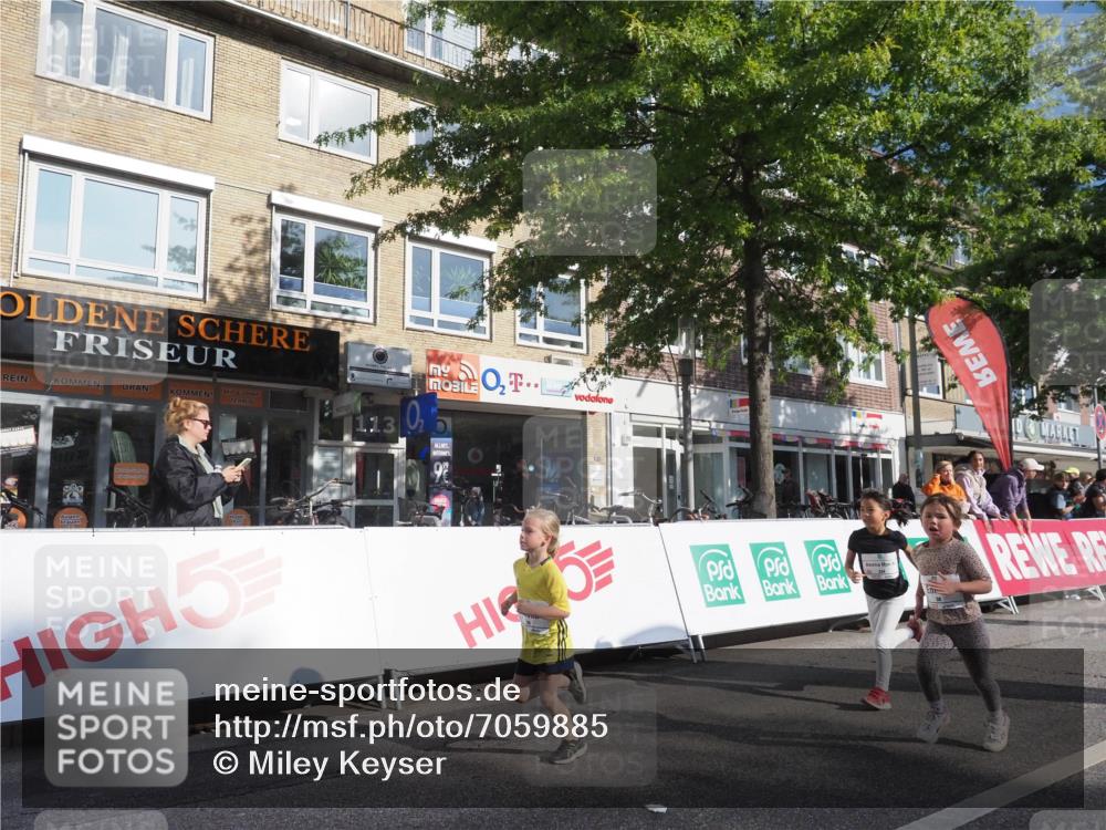 15.09.2024 - PSD Bank Halbmarathon Miley Keyser http://msf.ph/oto/7059885 15.09.2024 10:30:56 Ziel 38, 44, 104, 141, 145, 147, 207, 214, 234 meine-sportfotos.de