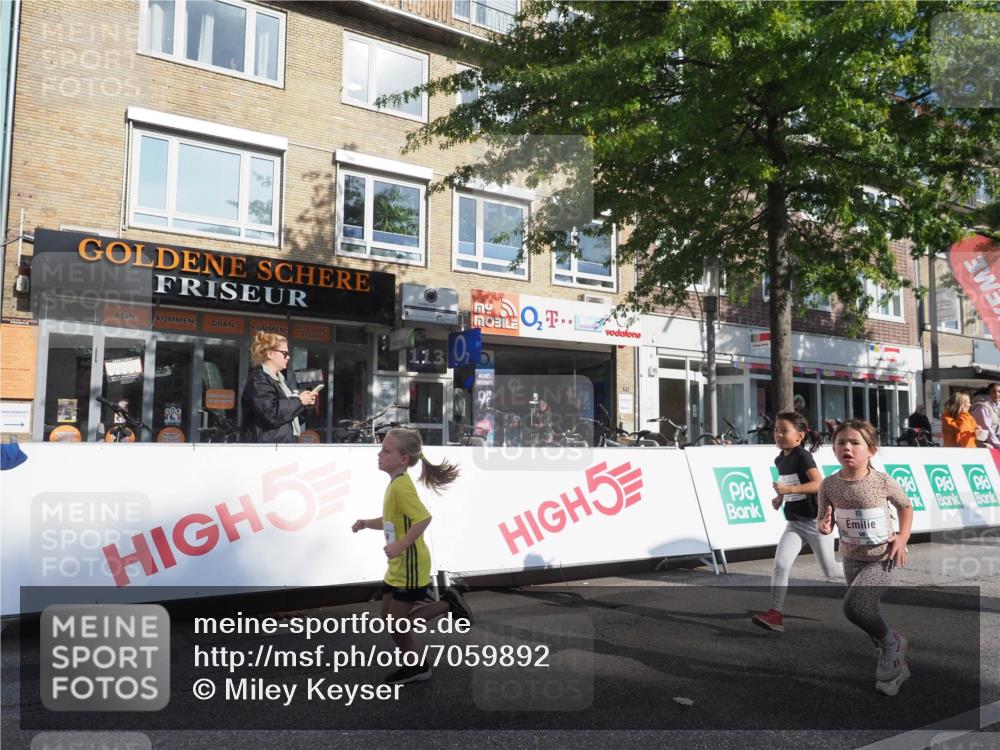 15.09.2024 - PSD Bank Halbmarathon Miley Keyser http://msf.ph/oto/7059892 15.09.2024 10:30:56 Ziel 38, 44, 104, 141, 145, 147, 207, 214, 234 meine-sportfotos.de