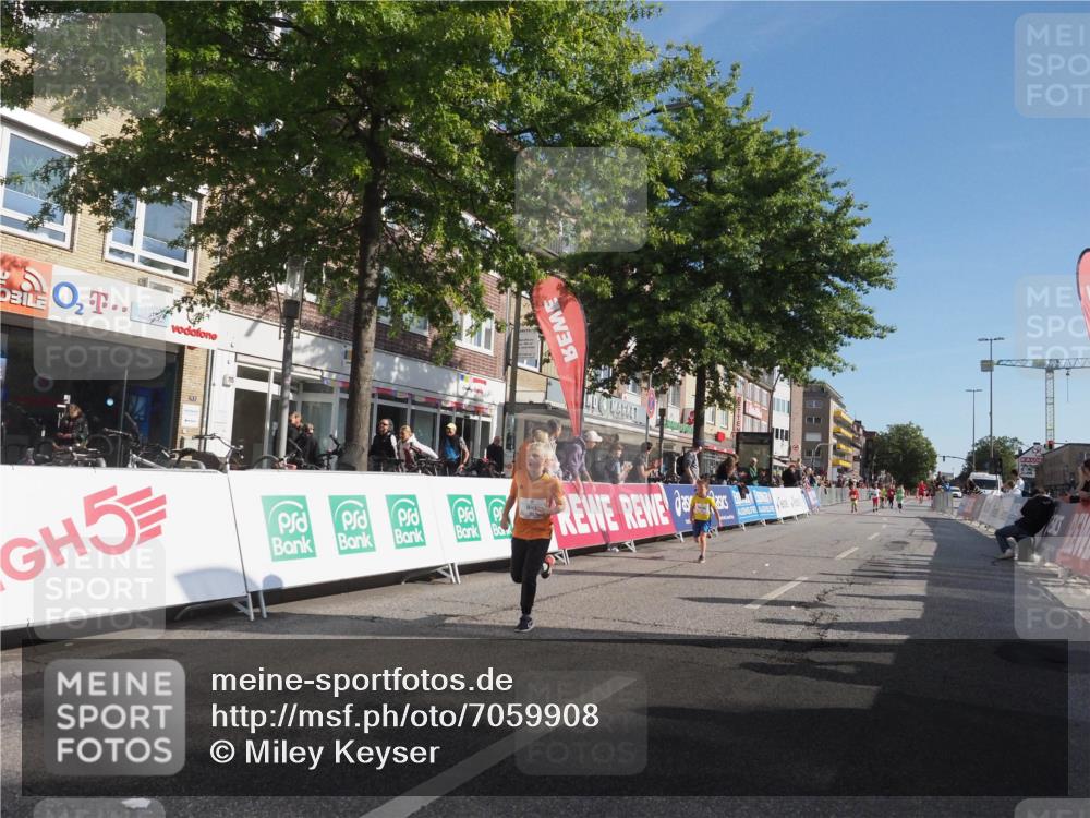 15.09.2024 - PSD Bank Halbmarathon Miley Keyser http://msf.ph/oto/7059908 15.09.2024 10:31:00 Ziel 24, 25, 38, 44, 104, 105, 141, 145, 207, 234 meine-sportfotos.de