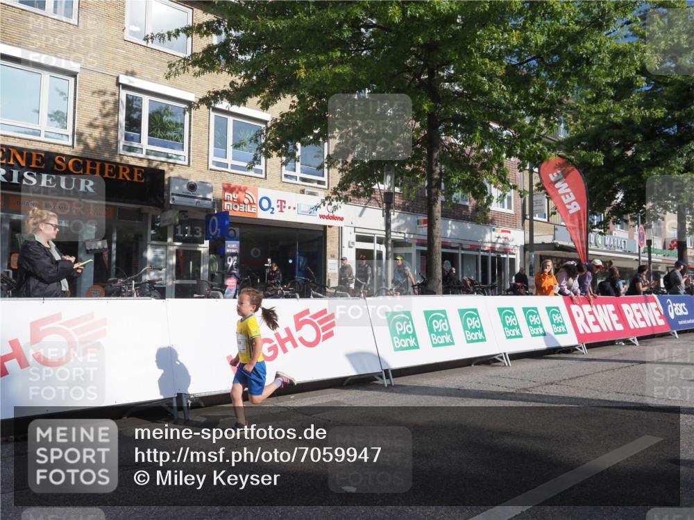 15.09.2024 - PSD Bank Halbmarathon Miley Keyser http://msf.ph/oto/7059947 15.09.2024 10:31:02 Ziel 24, 25, 38, 44, 104, 105, 126, 141, 207, 234 meine-sportfotos.de