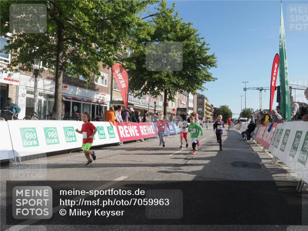 15.09.2024 - PSD Bank Halbmarathon Miley Keyser http://msf.ph/oto/7059963 15.09.2024 10:31:10 Ziel 24, 25, 39, 72, 104, 105, 126, 141, 163, 191, 207, 277, 287 meine-sportfotos.de