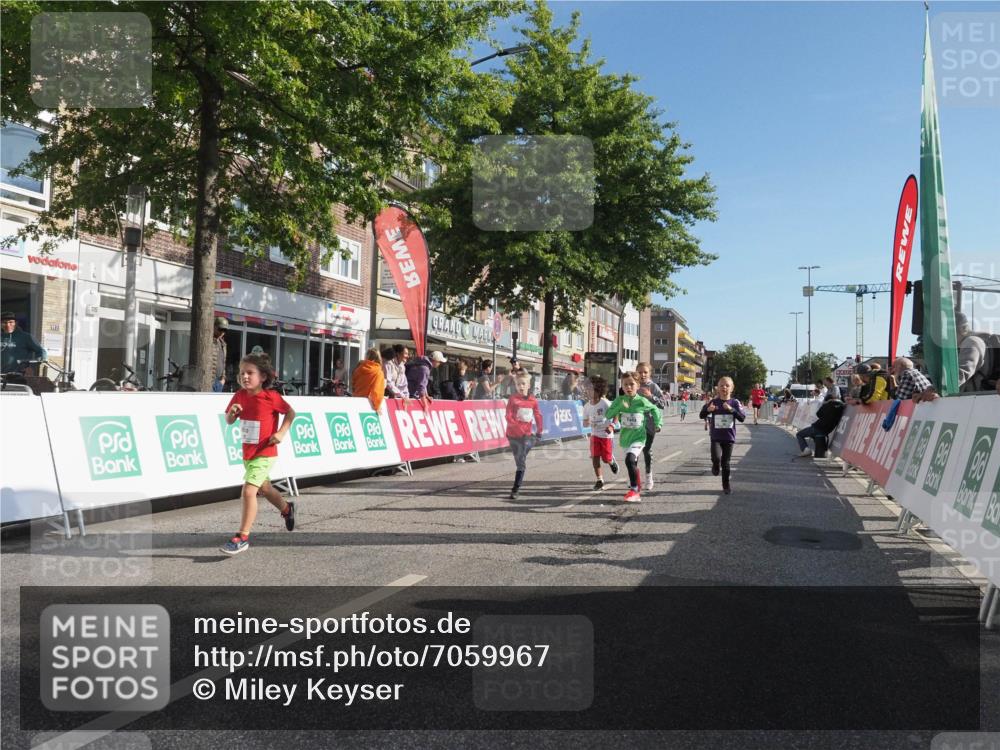 15.09.2024 - PSD Bank Halbmarathon Miley Keyser http://msf.ph/oto/7059967 15.09.2024 10:31:10 Ziel 24, 25, 39, 72, 104, 105, 126, 141, 163, 191, 207, 277, 287 meine-sportfotos.de