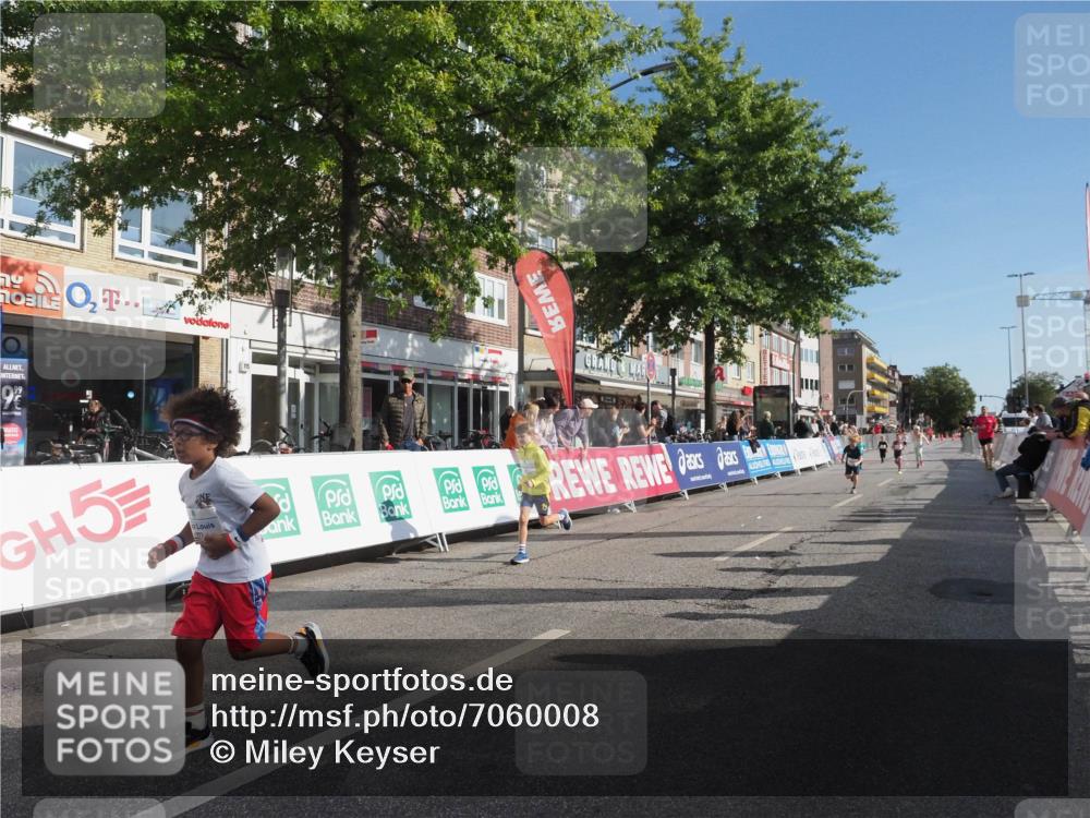 15.09.2024 - PSD Bank Halbmarathon Miley Keyser http://msf.ph/oto/7060008 15.09.2024 10:31:12 Ziel 24, 25, 39, 72, 104, 105, 126, 141, 160, 163, 191, 277, 287 meine-sportfotos.de