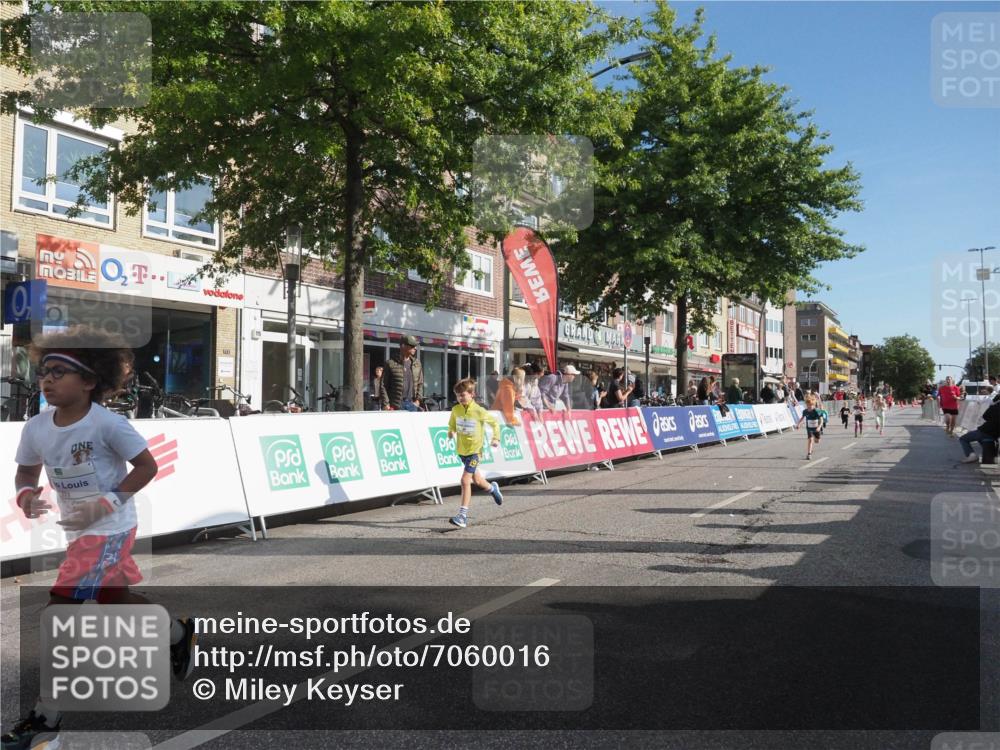 15.09.2024 - PSD Bank Halbmarathon Miley Keyser http://msf.ph/oto/7060016 15.09.2024 10:31:13 Ziel 24, 25, 39, 72, 104, 105, 126, 141, 160, 163, 191, 277, 287 meine-sportfotos.de