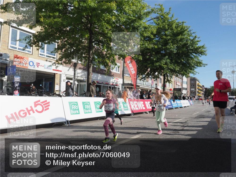 15.09.2024 - PSD Bank Halbmarathon Miley Keyser http://msf.ph/oto/7060049 15.09.2024 10:31:19 Ziel 24, 25, 39, 72, 78, 105, 126, 158, 160, 163, 191, 277, 287 meine-sportfotos.de