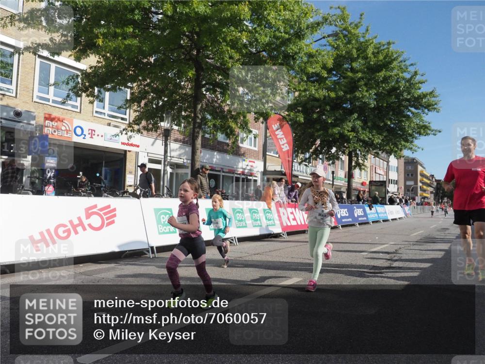 15.09.2024 - PSD Bank Halbmarathon Miley Keyser http://msf.ph/oto/7060057 15.09.2024 10:31:20 Ziel 25, 39, 72, 78, 126, 158, 160, 163, 191, 277, 287 meine-sportfotos.de