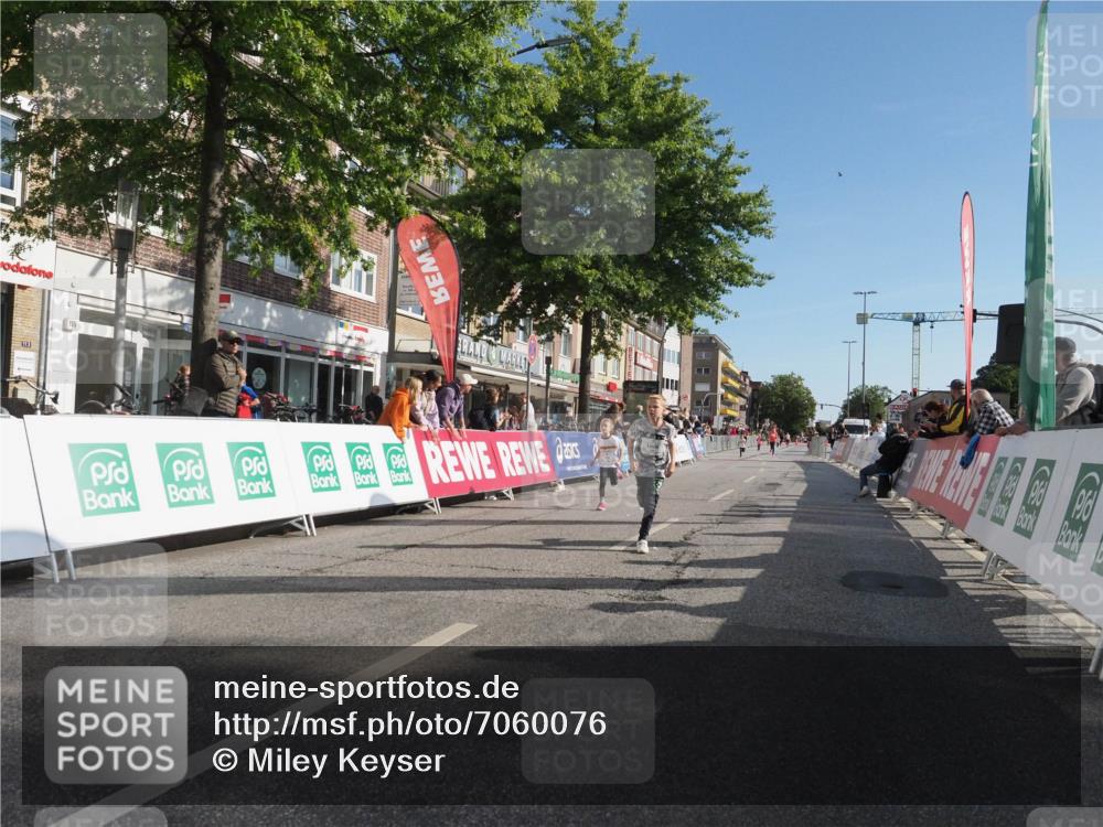 15.09.2024 - PSD Bank Halbmarathon Miley Keyser http://msf.ph/oto/7060076 15.09.2024 10:31:26 Ziel 39, 72, 78, 158, 160, 163, 191, 201, 287 meine-sportfotos.de
