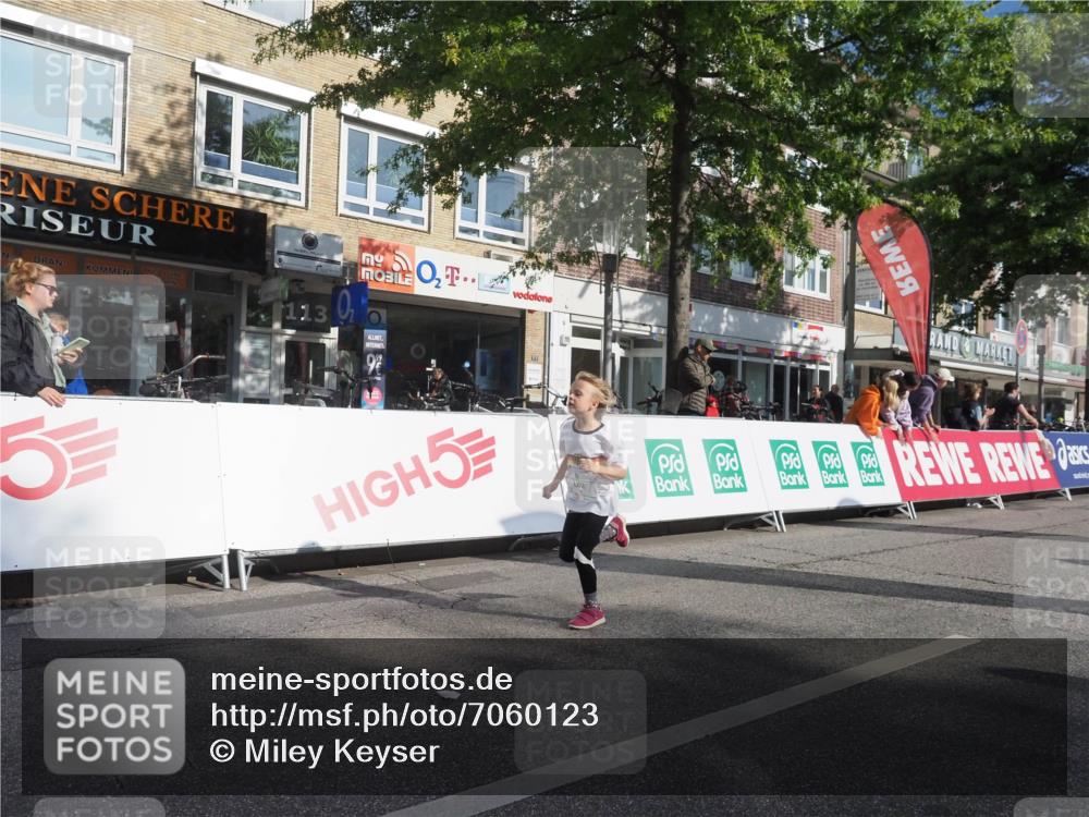 15.09.2024 - PSD Bank Halbmarathon Miley Keyser http://msf.ph/oto/7060123 15.09.2024 10:31:28 Ziel 39, 72, 78, 158, 160, 163, 175, 191, 201 meine-sportfotos.de