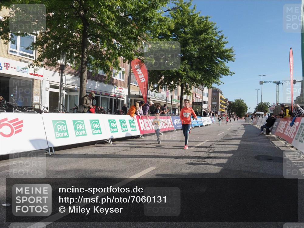 15.09.2024 - PSD Bank Halbmarathon Miley Keyser http://msf.ph/oto/7060131 15.09.2024 10:31:37 Ziel 78, 158, 175, 201, 250 meine-sportfotos.de