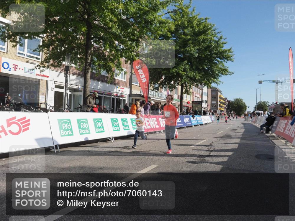 15.09.2024 - PSD Bank Halbmarathon Miley Keyser http://msf.ph/oto/7060143 15.09.2024 10:31:37 Ziel 78, 158, 175, 201, 250 meine-sportfotos.de