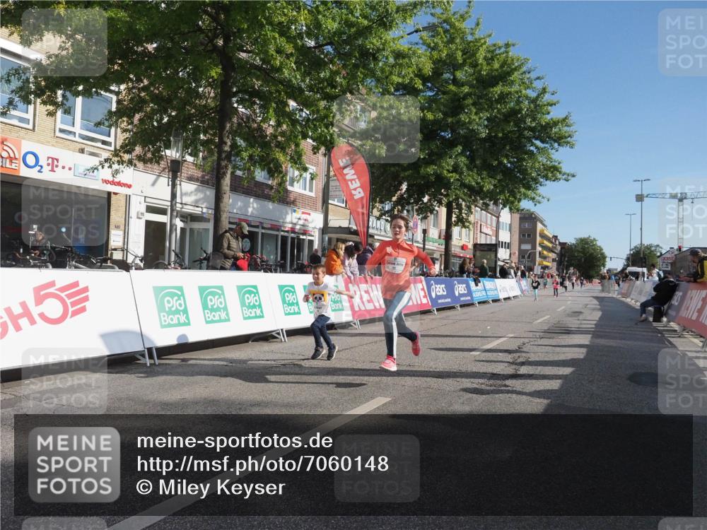 15.09.2024 - PSD Bank Halbmarathon Miley Keyser http://msf.ph/oto/7060148 15.09.2024 10:31:37 Ziel 78, 158, 175, 201, 250 meine-sportfotos.de