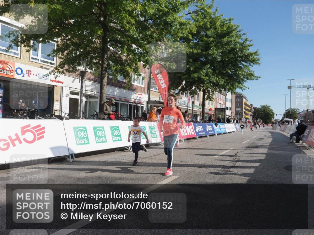 15.09.2024 - PSD Bank Halbmarathon Miley Keyser http://msf.ph/oto/7060152 15.09.2024 10:31:37 Ziel 78, 158, 175, 201, 250 meine-sportfotos.de