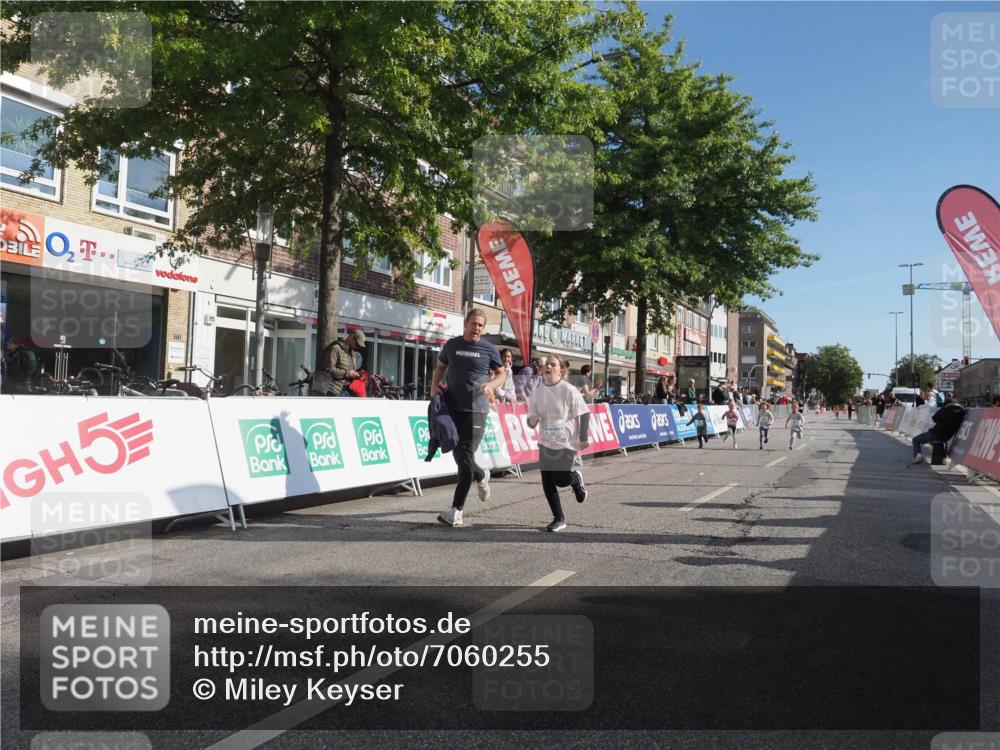 15.09.2024 - PSD Bank Halbmarathon Miley Keyser http://msf.ph/oto/7060255 15.09.2024 10:31:57 Ziel 11, 56, 57, 151, 202, 223, 267, 276, 299 meine-sportfotos.de