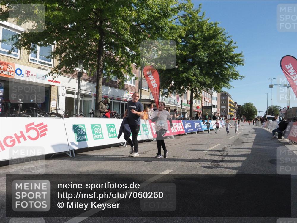 15.09.2024 - PSD Bank Halbmarathon Miley Keyser http://msf.ph/oto/7060260 15.09.2024 10:31:57 Ziel 11, 56, 57, 151, 202, 223, 267, 276, 299 meine-sportfotos.de