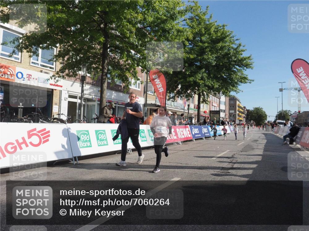 15.09.2024 - PSD Bank Halbmarathon Miley Keyser http://msf.ph/oto/7060264 15.09.2024 10:31:57 Ziel 11, 56, 57, 151, 202, 223, 267, 276, 299 meine-sportfotos.de
