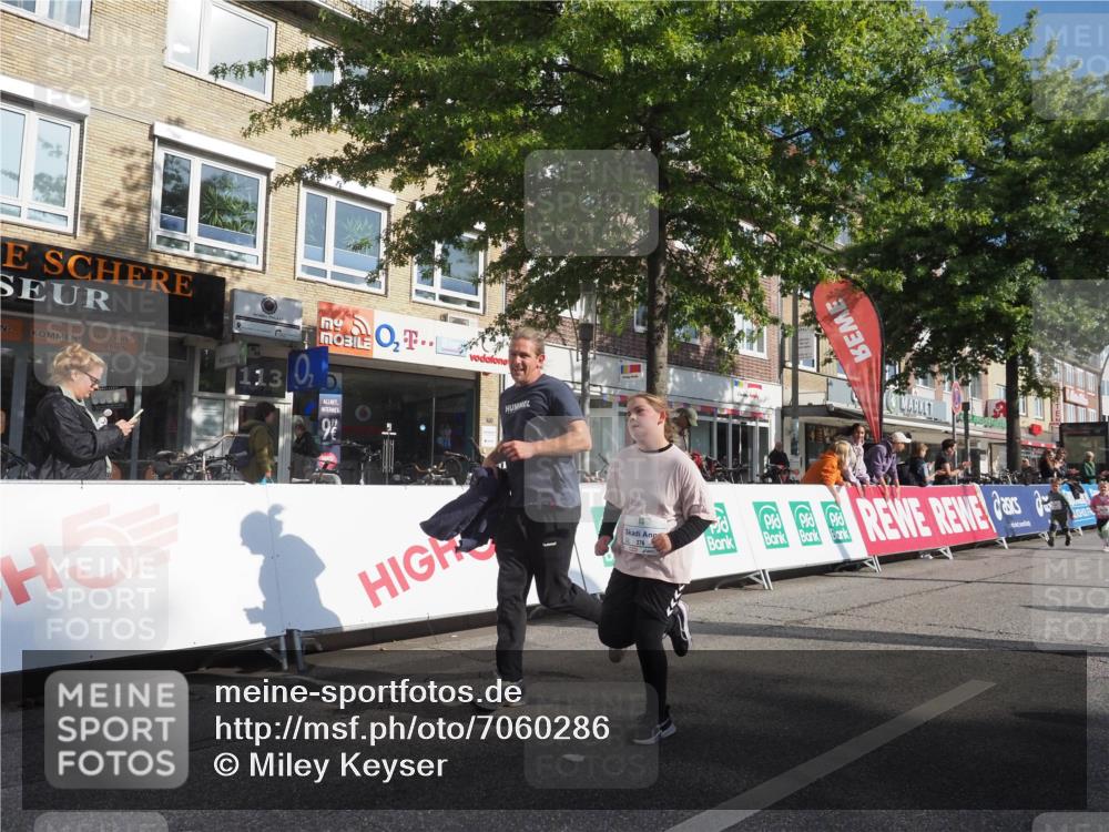 15.09.2024 - PSD Bank Halbmarathon Miley Keyser http://msf.ph/oto/7060286 15.09.2024 10:31:58 Ziel 11, 56, 57, 151, 202, 223, 267, 276, 299 meine-sportfotos.de