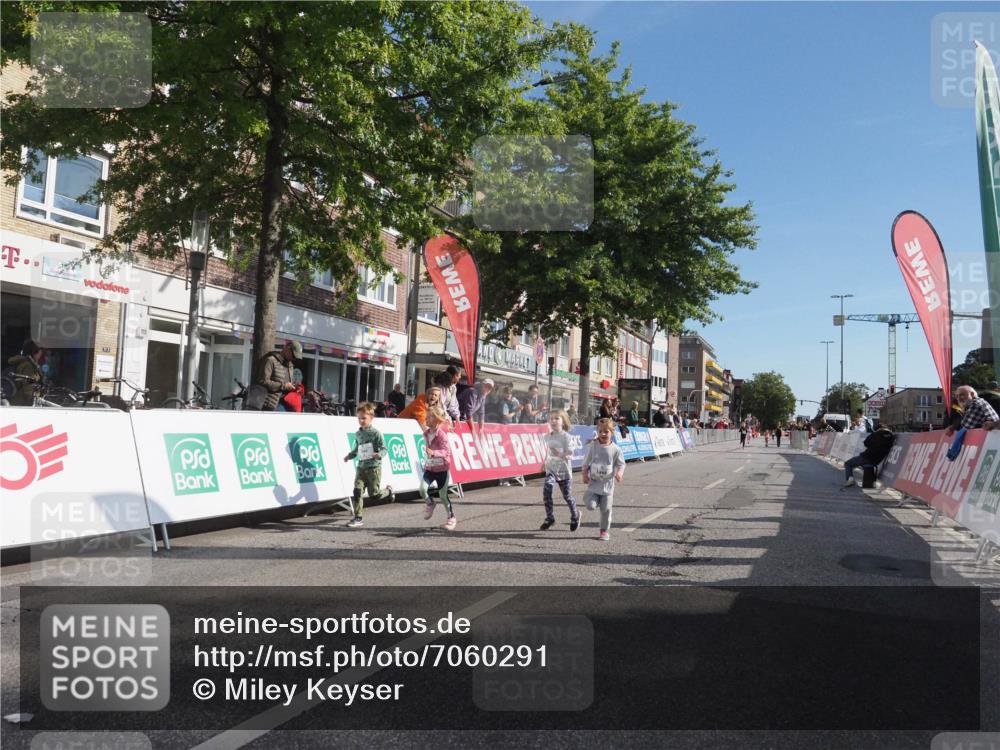 15.09.2024 - PSD Bank Halbmarathon Miley Keyser http://msf.ph/oto/7060291 15.09.2024 10:32:01 Ziel 11, 56, 57, 151, 202, 267, 276, 299 meine-sportfotos.de
