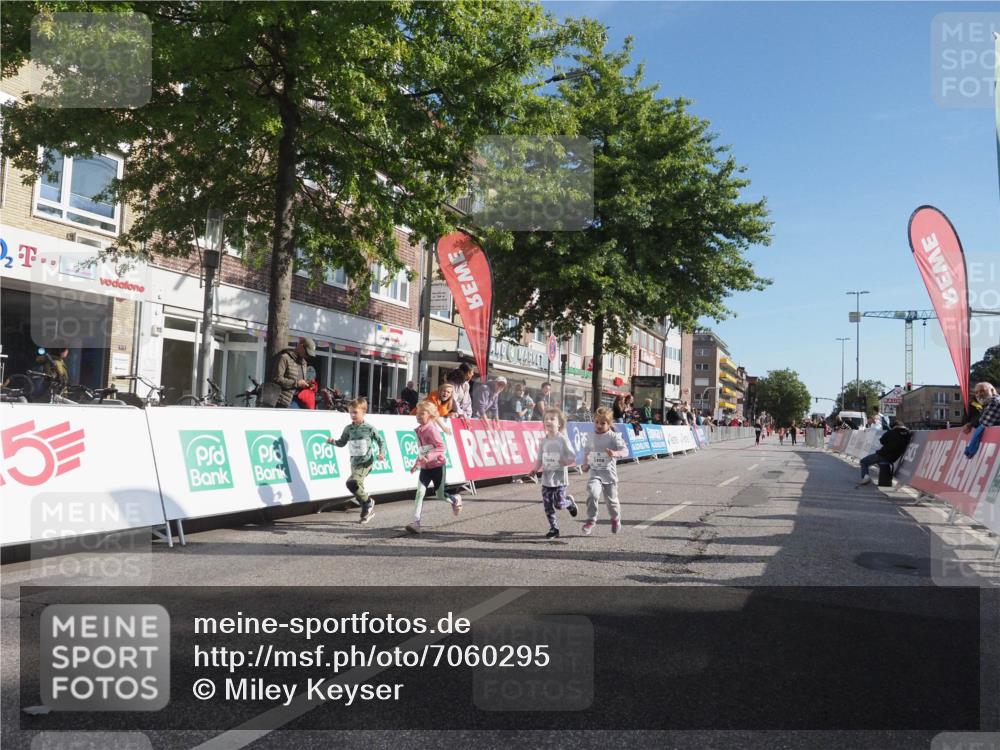 15.09.2024 - PSD Bank Halbmarathon Miley Keyser http://msf.ph/oto/7060295 15.09.2024 10:32:01 Ziel 11, 56, 57, 151, 202, 267, 276, 299 meine-sportfotos.de