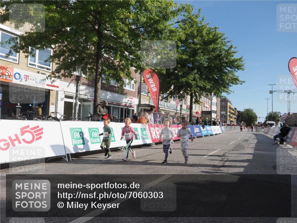 15.09.2024 - PSD Bank Halbmarathon Miley Keyser http://msf.ph/oto/7060303 15.09.2024 10:32:01 Ziel 11, 56, 57, 151, 202, 267, 276, 299 meine-sportfotos.de