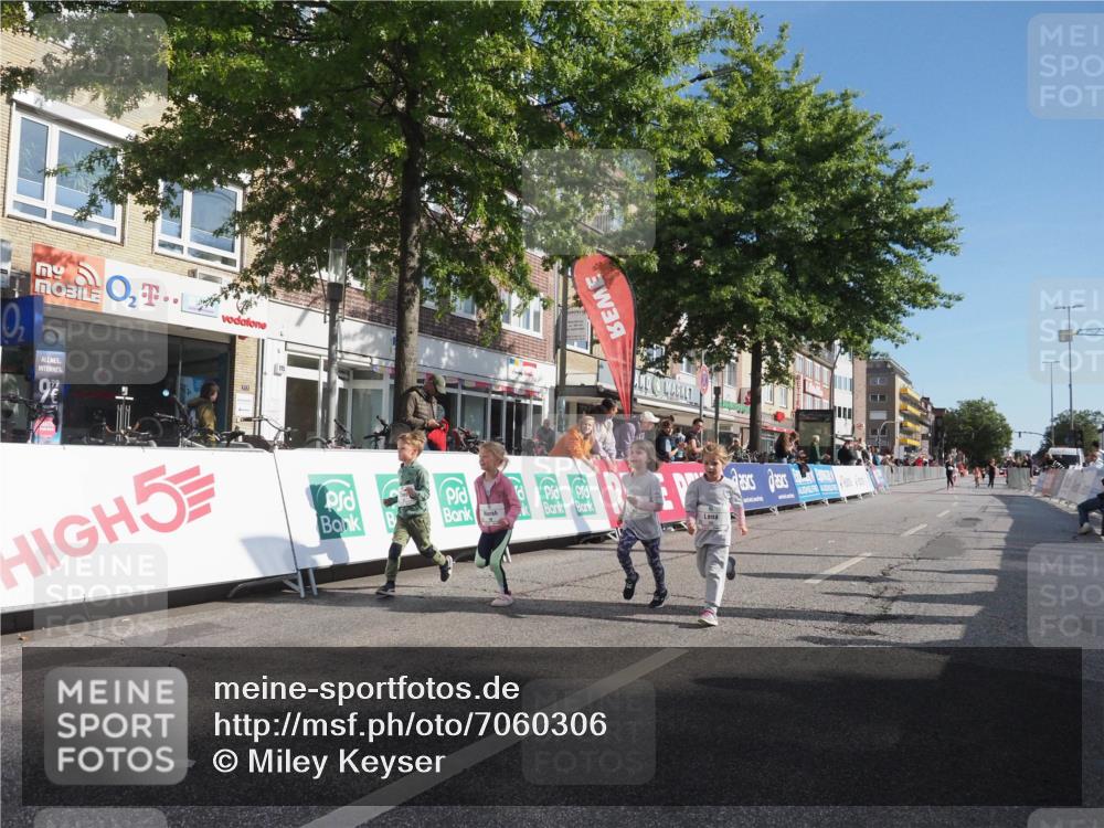 15.09.2024 - PSD Bank Halbmarathon Miley Keyser http://msf.ph/oto/7060306 15.09.2024 10:32:01 Ziel 11, 56, 57, 151, 202, 267, 276, 299 meine-sportfotos.de