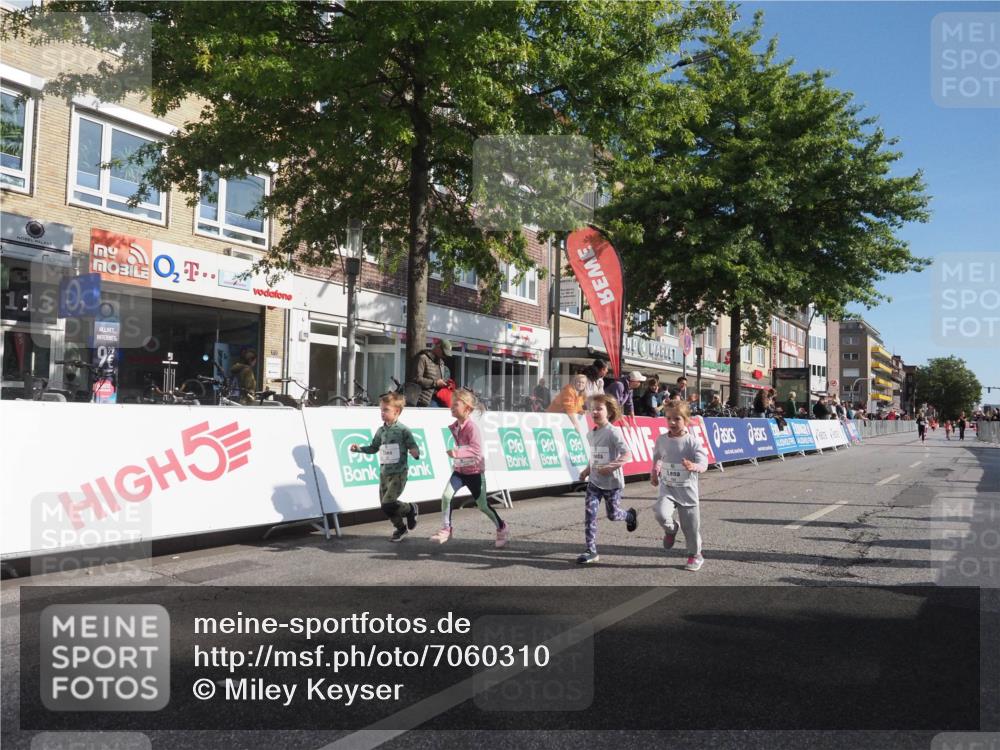 15.09.2024 - PSD Bank Halbmarathon Miley Keyser http://msf.ph/oto/7060310 15.09.2024 10:32:01 Ziel 11, 56, 57, 151, 202, 267, 276, 299 meine-sportfotos.de