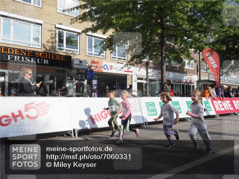 15.09.2024 - PSD Bank Halbmarathon Miley Keyser http://msf.ph/oto/7060331 15.09.2024 10:32:02 Ziel 11, 56, 57, 151, 202, 267, 276, 299 meine-sportfotos.de