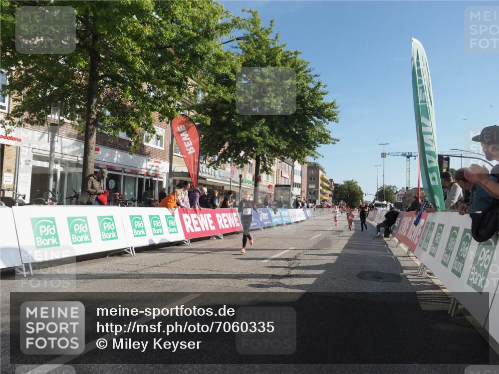 15.09.2024 - PSD Bank Halbmarathon Miley Keyser http://msf.ph/oto/7060335 15.09.2024 10:32:12 Ziel 56, 57, 148, 151, 193, 199, 267, 280 meine-sportfotos.de