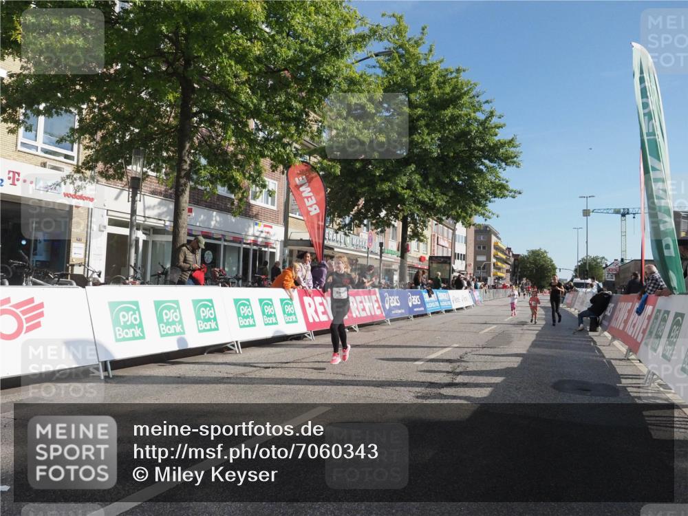 15.09.2024 - PSD Bank Halbmarathon Miley Keyser http://msf.ph/oto/7060343 15.09.2024 10:32:13 Ziel 56, 57, 148, 151, 193, 199, 267, 280 meine-sportfotos.de