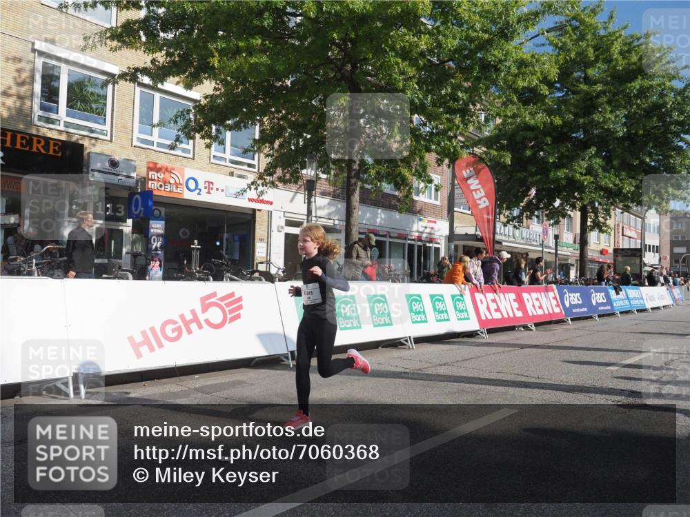 15.09.2024 - PSD Bank Halbmarathon Miley Keyser http://msf.ph/oto/7060368 15.09.2024 10:32:14 Ziel 56, 57, 148, 151, 193, 199, 267, 280 meine-sportfotos.de