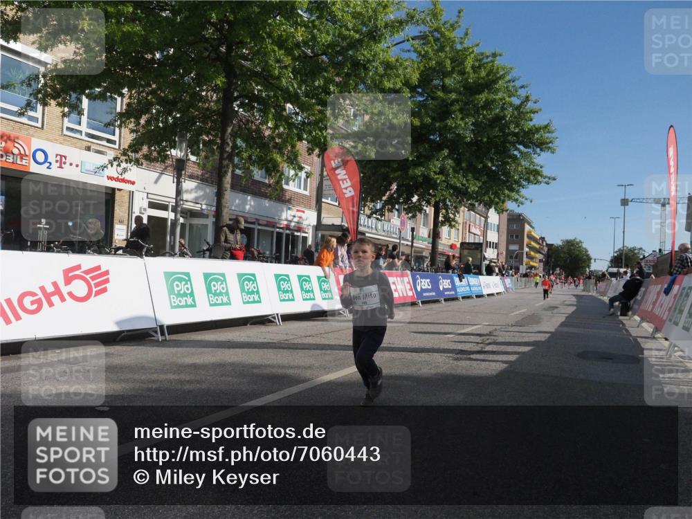15.09.2024 - PSD Bank Halbmarathon Miley Keyser http://msf.ph/oto/7060443 15.09.2024 10:32:22 Ziel 40, 148, 157, 193, 199, 280, 301 meine-sportfotos.de