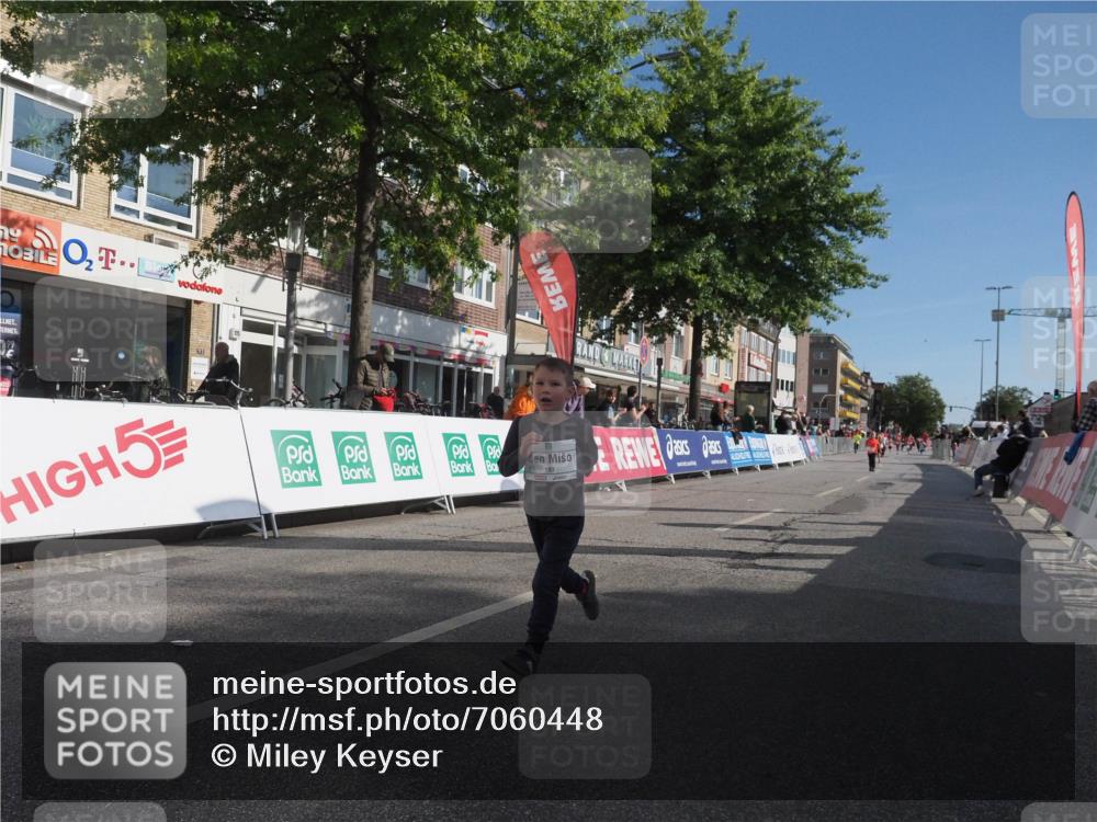 15.09.2024 - PSD Bank Halbmarathon Miley Keyser http://msf.ph/oto/7060448 15.09.2024 10:32:22 Ziel 40, 148, 157, 193, 199, 280, 301 meine-sportfotos.de