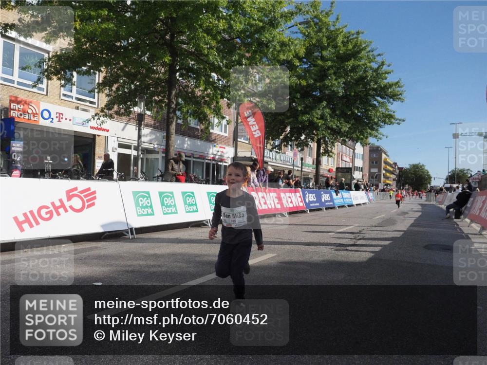 15.09.2024 - PSD Bank Halbmarathon Miley Keyser http://msf.ph/oto/7060452 15.09.2024 10:32:22 Ziel 40, 148, 157, 193, 199, 280, 301 meine-sportfotos.de
