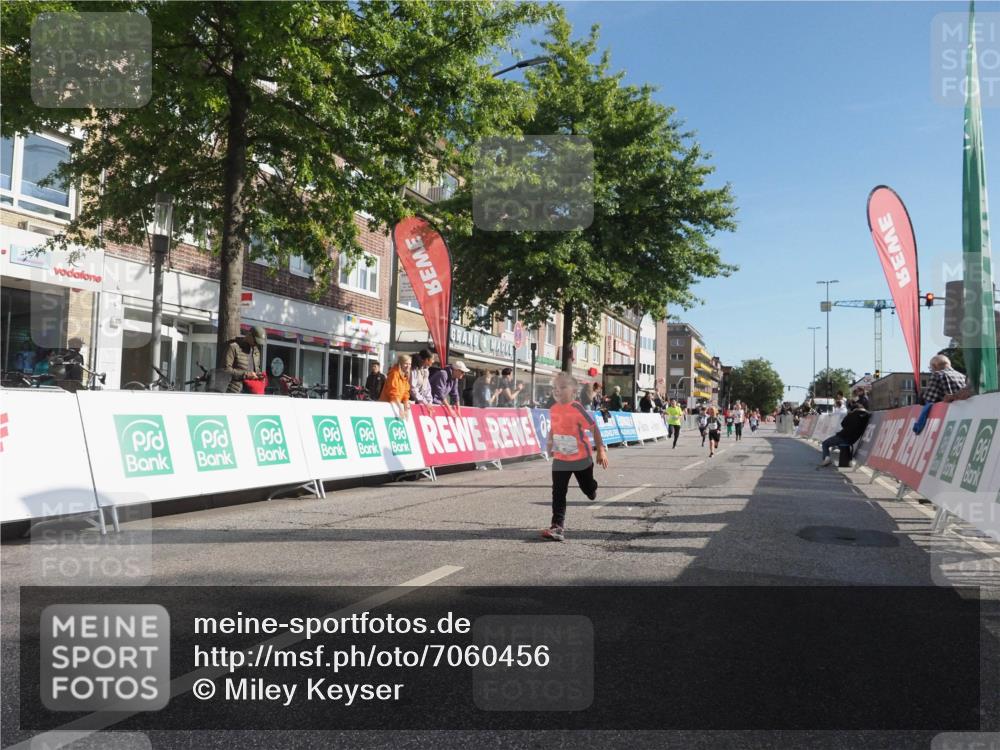 15.09.2024 - PSD Bank Halbmarathon Miley Keyser http://msf.ph/oto/7060456 15.09.2024 10:32:28 Ziel 40, 68, 148, 157, 193, 280, 301 meine-sportfotos.de
