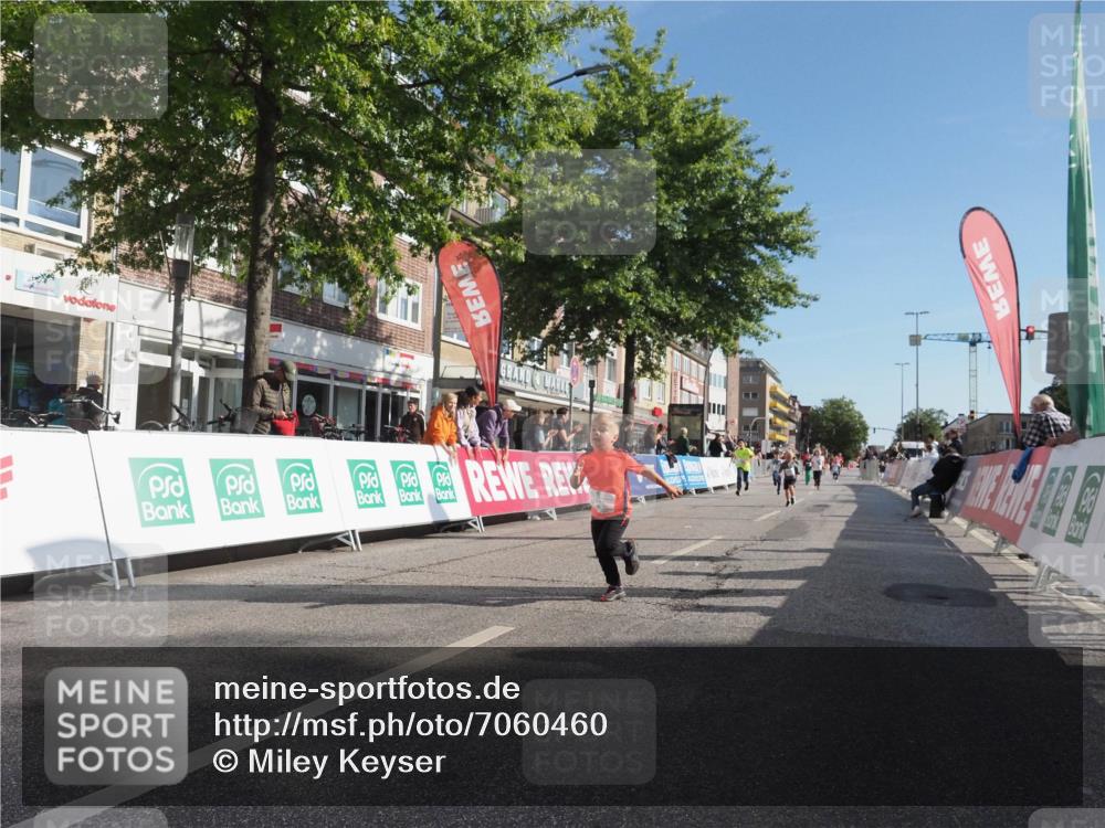 15.09.2024 - PSD Bank Halbmarathon Miley Keyser http://msf.ph/oto/7060460 15.09.2024 10:32:28 Ziel 40, 68, 148, 157, 193, 280, 301 meine-sportfotos.de