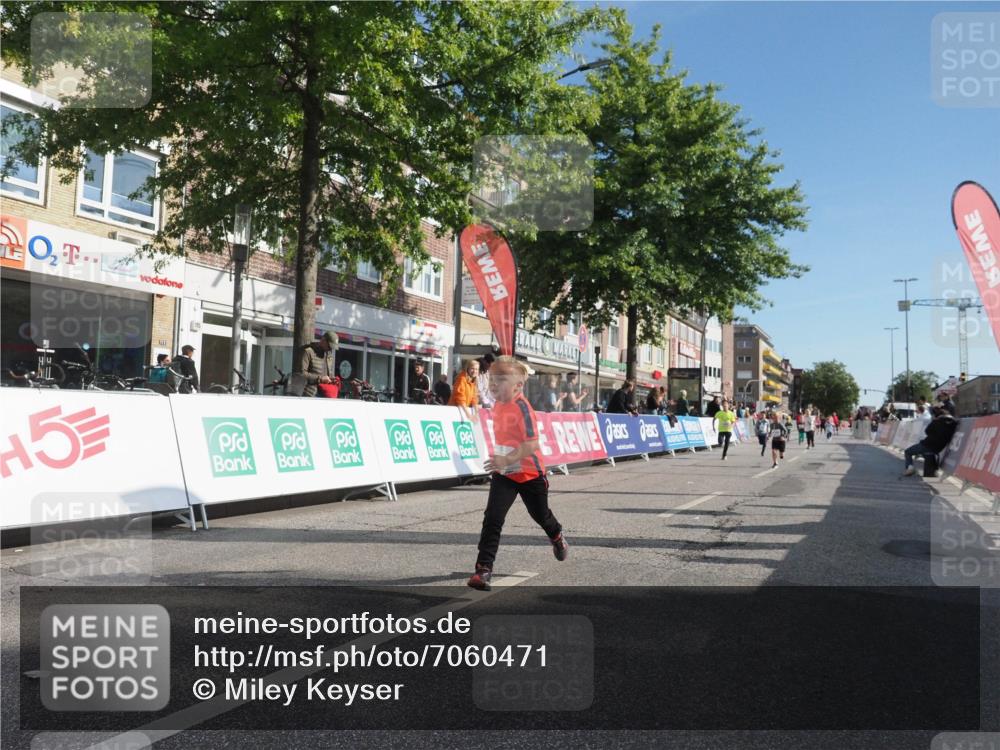 15.09.2024 - PSD Bank Halbmarathon Miley Keyser http://msf.ph/oto/7060471 15.09.2024 10:32:28 Ziel 40, 68, 148, 157, 193, 280, 301 meine-sportfotos.de