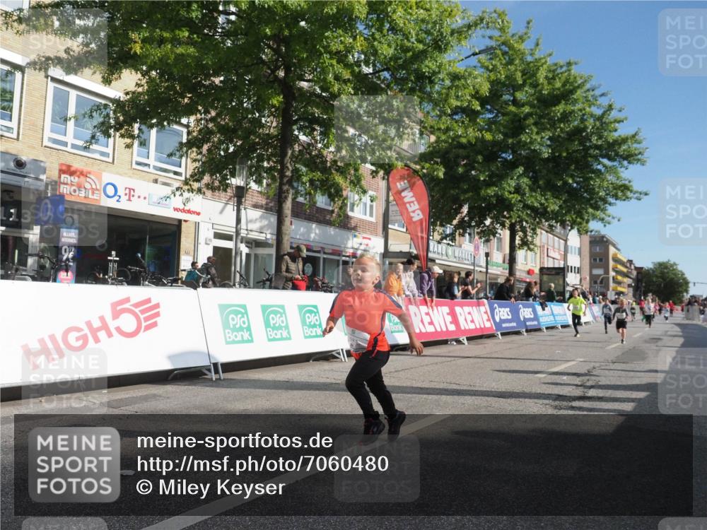 15.09.2024 - PSD Bank Halbmarathon Miley Keyser http://msf.ph/oto/7060480 15.09.2024 10:32:29 Ziel 40, 68, 148, 157, 193, 280, 301 meine-sportfotos.de