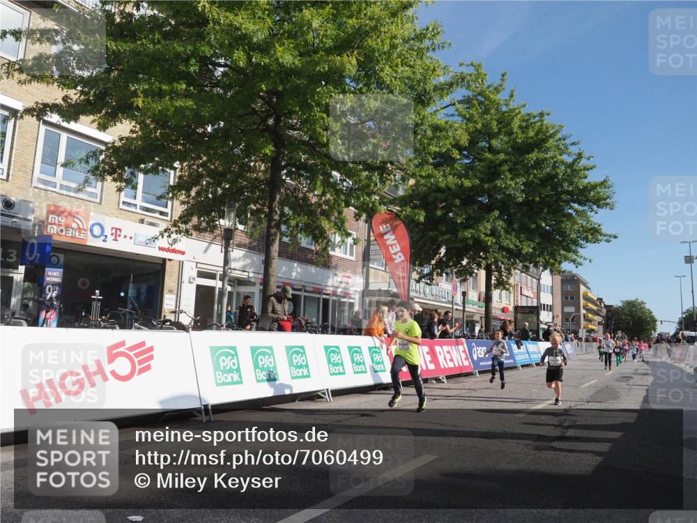 15.09.2024 - PSD Bank Halbmarathon Miley Keyser http://msf.ph/oto/7060499 15.09.2024 10:32:31 Ziel 40, 68, 83, 157, 193, 232, 280, 301 meine-sportfotos.de