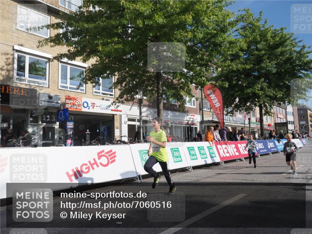15.09.2024 - PSD Bank Halbmarathon Miley Keyser http://msf.ph/oto/7060516 15.09.2024 10:32:31 Ziel 40, 68, 83, 157, 193, 232, 280, 301 meine-sportfotos.de