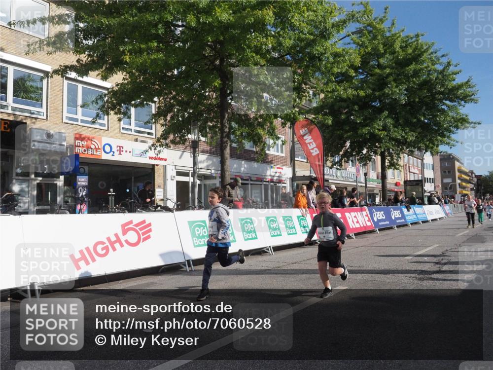 15.09.2024 - PSD Bank Halbmarathon Miley Keyser http://msf.ph/oto/7060528 15.09.2024 10:32:33 Ziel 1, 40, 68, 83, 157, 176, 182, 193, 232, 280, 283, 301 meine-sportfotos.de