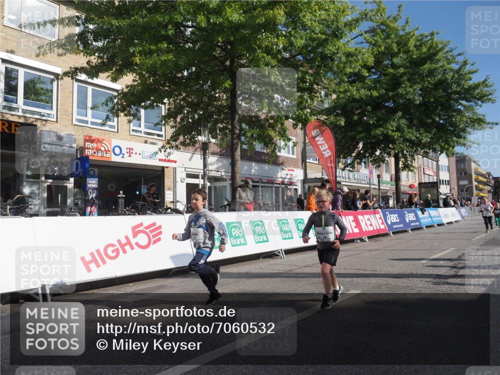 15.09.2024 - PSD Bank Halbmarathon Miley Keyser http://msf.ph/oto/7060532 15.09.2024 10:32:33 Ziel 1, 40, 68, 83, 157, 176, 182, 193, 232, 280, 283, 301 meine-sportfotos.de