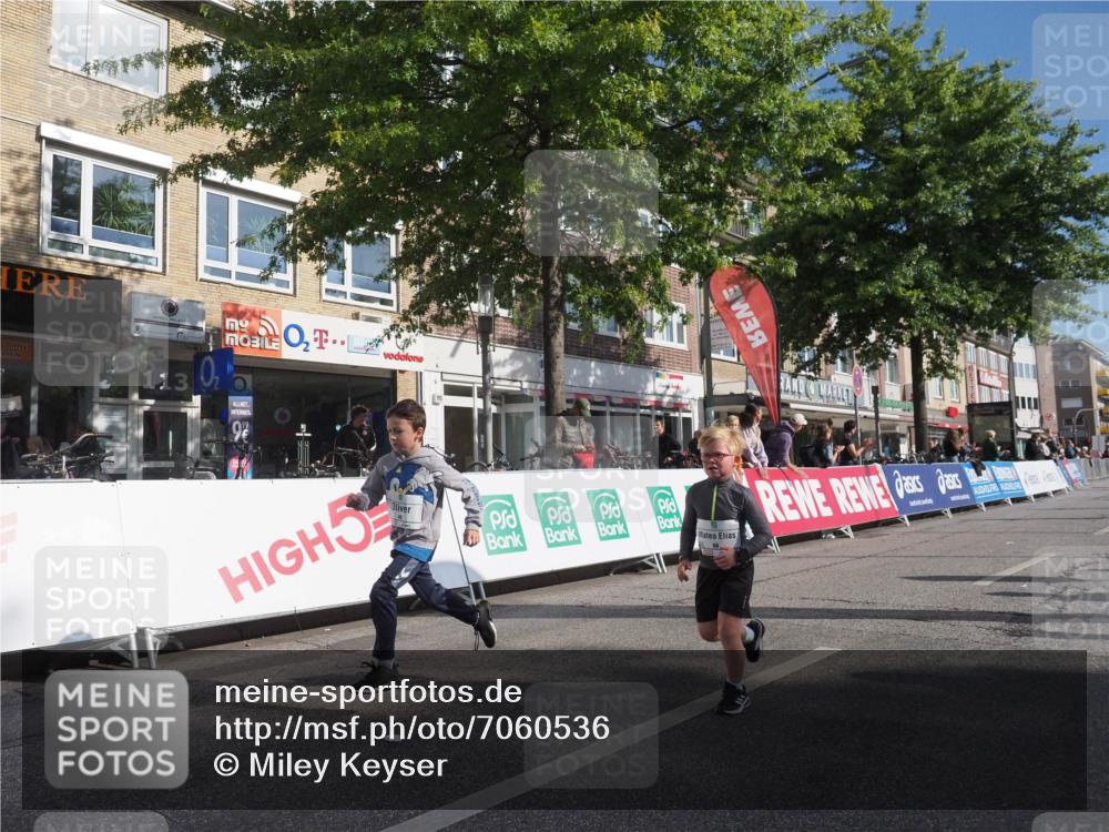 15.09.2024 - PSD Bank Halbmarathon Miley Keyser http://msf.ph/oto/7060536 15.09.2024 10:32:33 Ziel 1, 40, 68, 83, 157, 176, 182, 193, 232, 280, 283, 301 meine-sportfotos.de