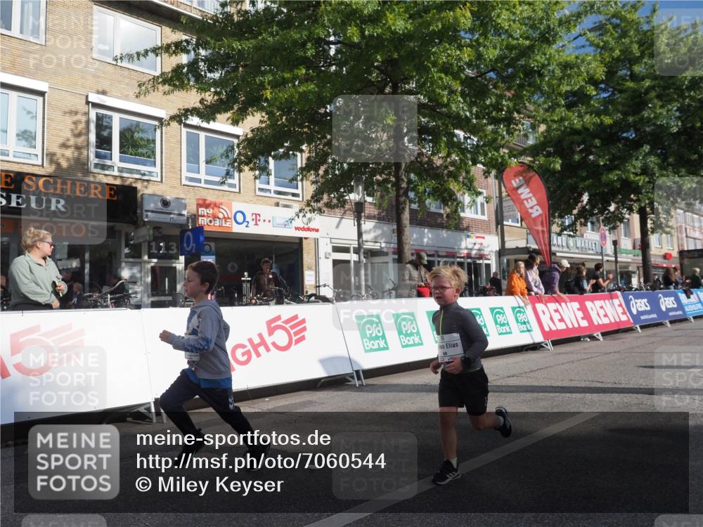 15.09.2024 - PSD Bank Halbmarathon Miley Keyser http://msf.ph/oto/7060544 15.09.2024 10:32:33 Ziel 1, 40, 68, 83, 157, 176, 182, 193, 232, 280, 283, 301 meine-sportfotos.de