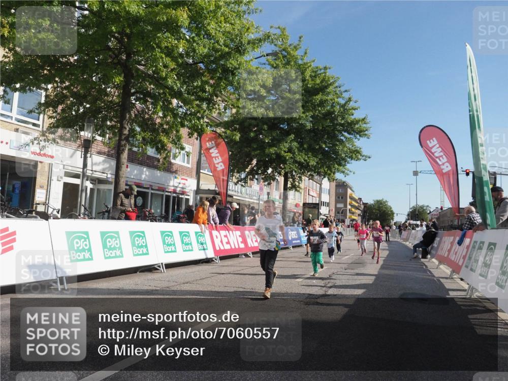 15.09.2024 - PSD Bank Halbmarathon Miley Keyser http://msf.ph/oto/7060557 15.09.2024 10:32:38 Ziel 1, 4, 40, 68, 83, 157, 176, 182, 232, 241, 275, 283, 301, 302 meine-sportfotos.de