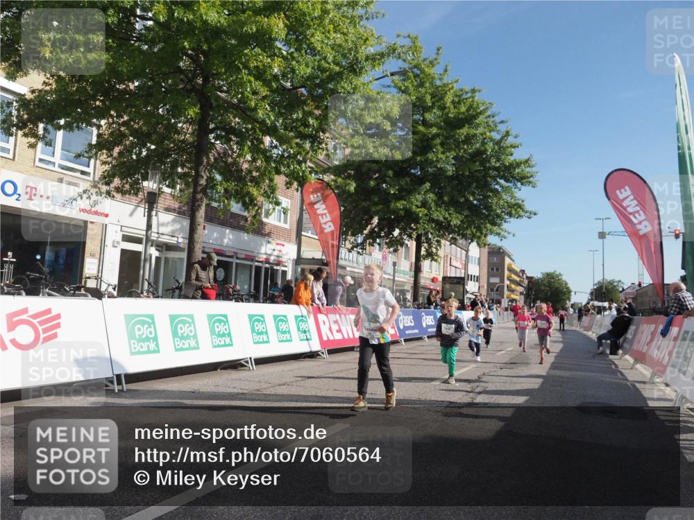 15.09.2024 - PSD Bank Halbmarathon Miley Keyser http://msf.ph/oto/7060564 15.09.2024 10:32:38 Ziel 1, 4, 40, 68, 83, 157, 176, 182, 232, 241, 275, 283, 301, 302 meine-sportfotos.de