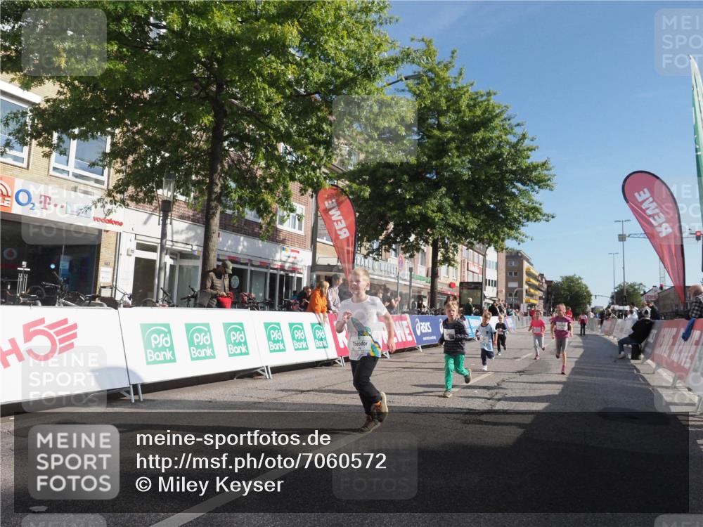 15.09.2024 - PSD Bank Halbmarathon Miley Keyser http://msf.ph/oto/7060572 15.09.2024 10:32:38 Ziel 1, 4, 40, 68, 83, 157, 176, 182, 232, 241, 275, 283, 301, 302 meine-sportfotos.de