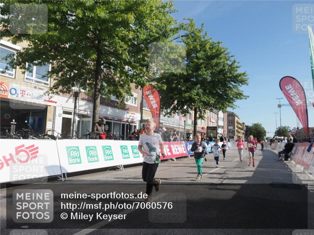 15.09.2024 - PSD Bank Halbmarathon Miley Keyser http://msf.ph/oto/7060576 15.09.2024 10:32:38 Ziel 1, 4, 40, 68, 83, 157, 176, 182, 232, 241, 275, 283, 301, 302 meine-sportfotos.de