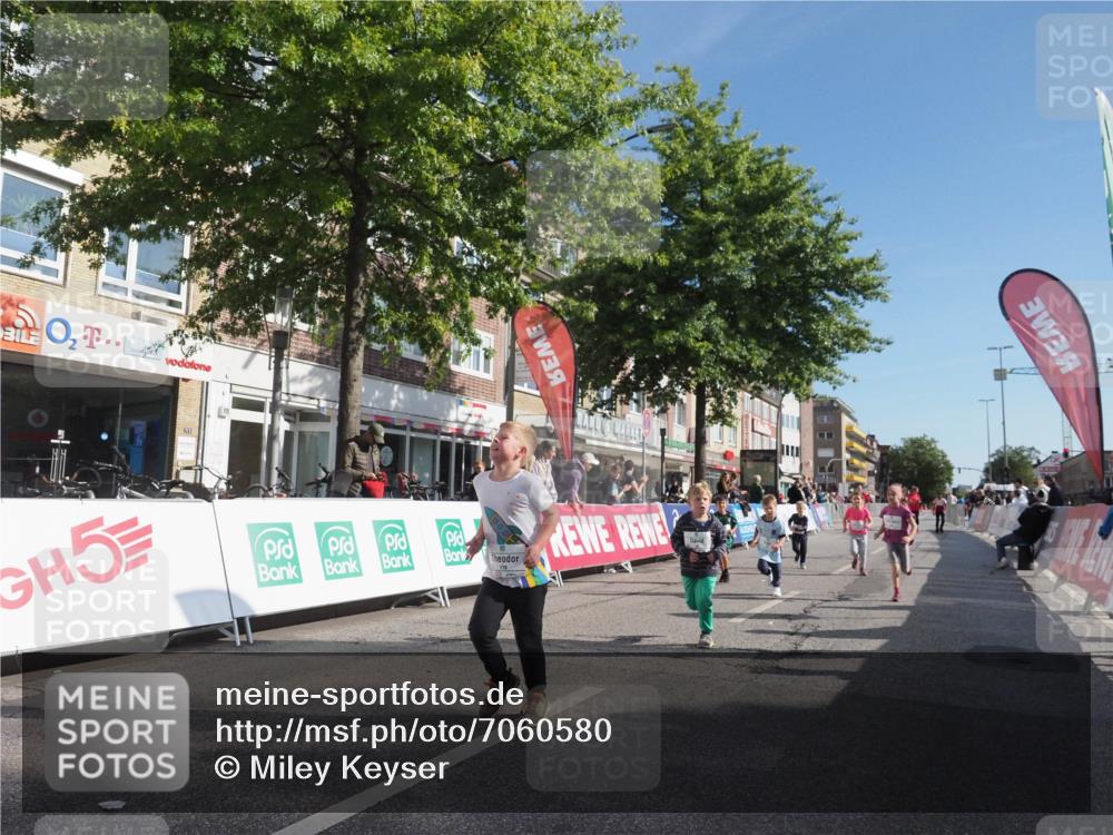 15.09.2024 - PSD Bank Halbmarathon Miley Keyser http://msf.ph/oto/7060580 15.09.2024 10:32:38 Ziel 1, 4, 40, 68, 83, 157, 176, 182, 232, 241, 275, 283, 301, 302 meine-sportfotos.de