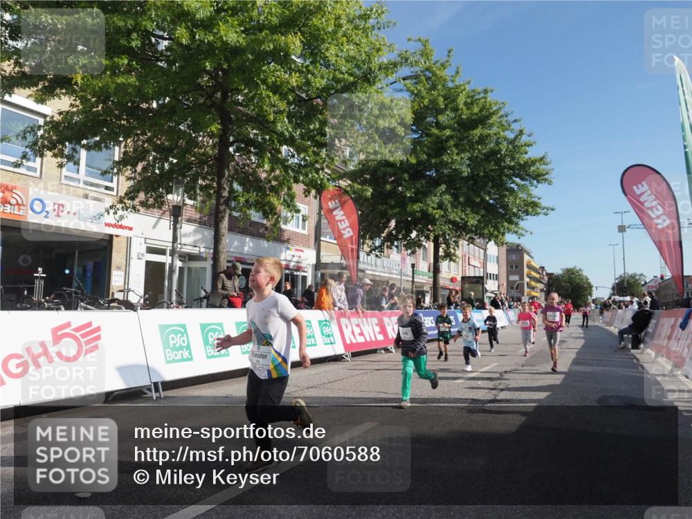 15.09.2024 - PSD Bank Halbmarathon Miley Keyser http://msf.ph/oto/7060588 15.09.2024 10:32:39 Ziel 1, 4, 40, 68, 83, 176, 182, 232, 241, 275, 283, 301, 302 meine-sportfotos.de